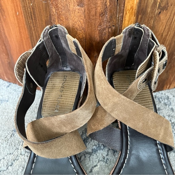 Donald Pliner Helen Sandals Size 9m Biscotti Beige Ankle Straps Calf Suede - Picture 4 of 13